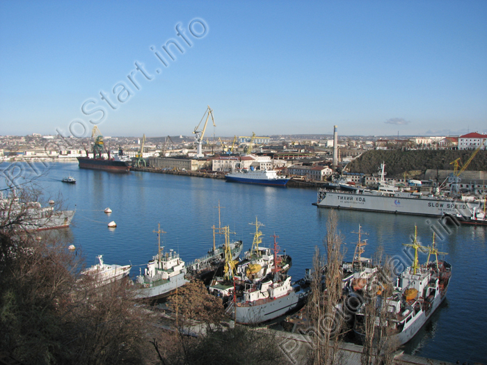 Севастополь. Вид на портовую бухту.